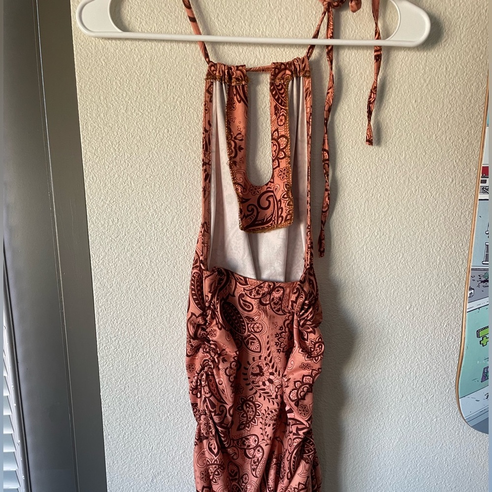 BACK-LESS ORANGE & BLACK DESIGNER DRESS - Picture 3 of 5